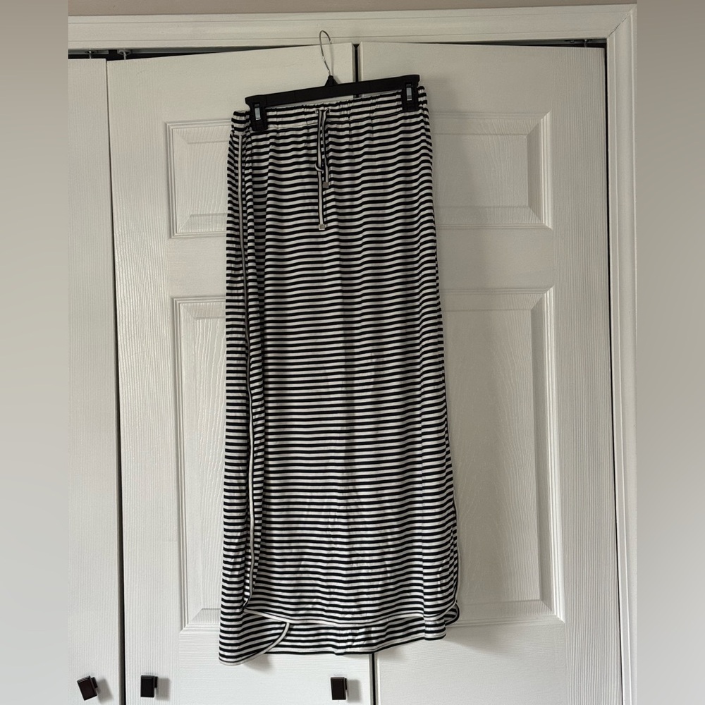 Two by Vince Camuto Navy Blue and White Striped Women's Skirt